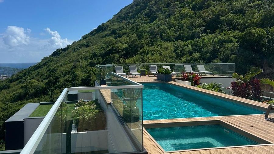 Postcard Paradise pool